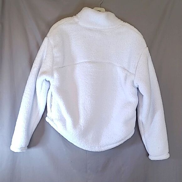 All in Motion light blue cropped sherpa pullover.  Size Medium, 2 pockets, NWT - Picture 2 of 5